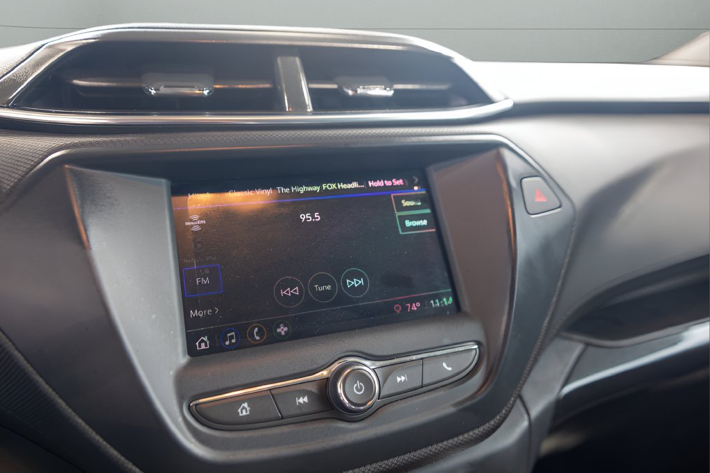 Used 2023 Chevrolet TrailBlazer LT FWD image 19