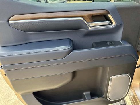 Used 2024 Chevrolet Silverado 1500 High Country w/ Technology Package image 13