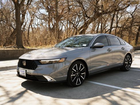 Used 2025 Honda Accord Touring image 5