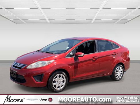 Used 2013 Ford Fiesta SE FWD image 1