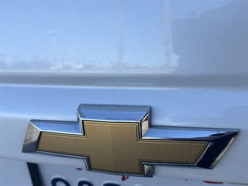 Used 2020 Chevrolet Suburban Premier w/ Premier Plus Edition image 22