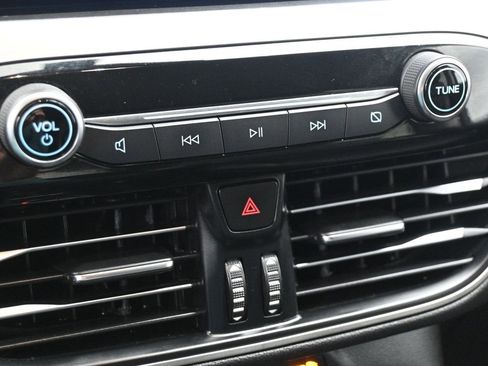 Used 2020 Ford Escape SEL image 17