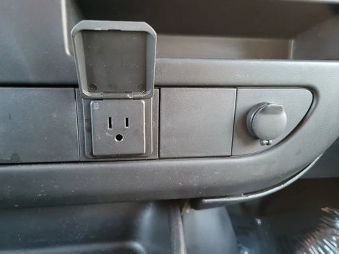 Used 2017 GMC Savana 2500 image 8