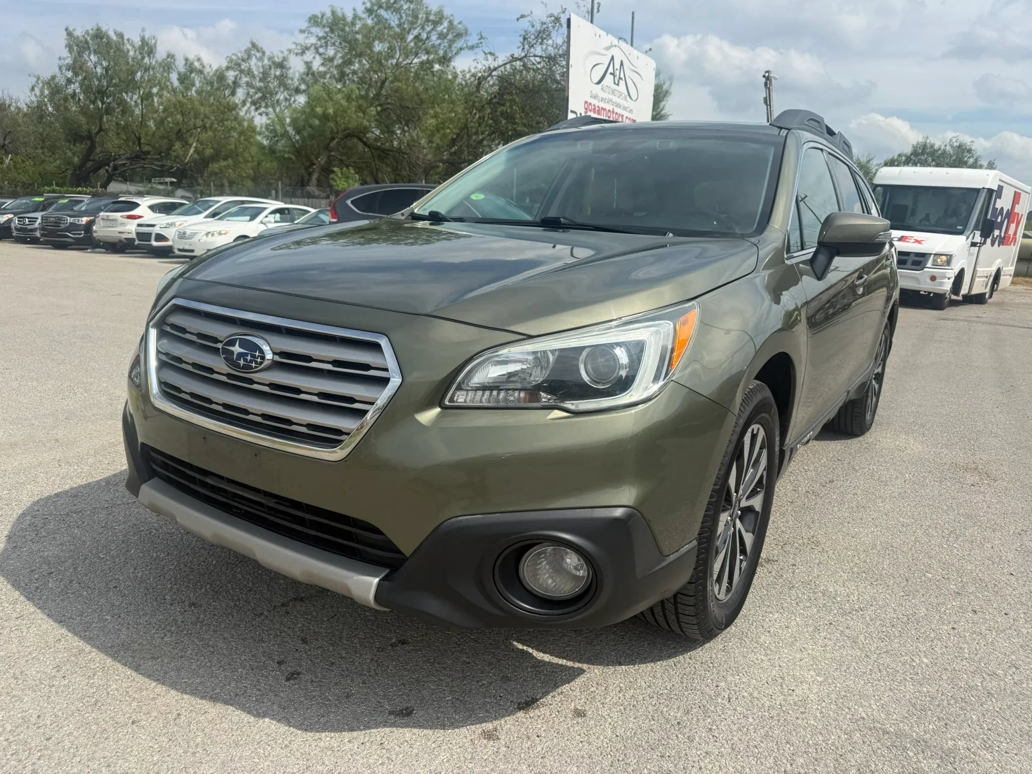 Used 2017 Subaru Outback 2.5i Limited AWD/4WD image 3