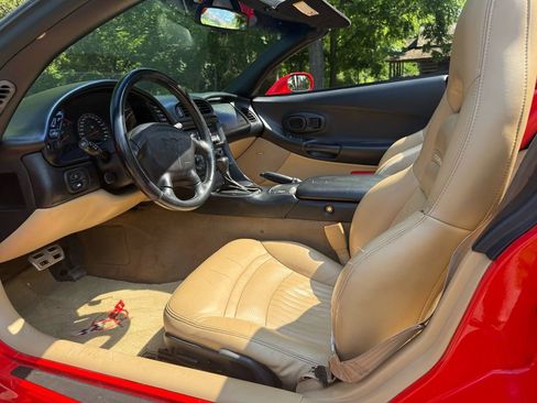 Used 2000 Chevrolet Corvette 5.7L V8 w/ Performance Handling Pkg image 19