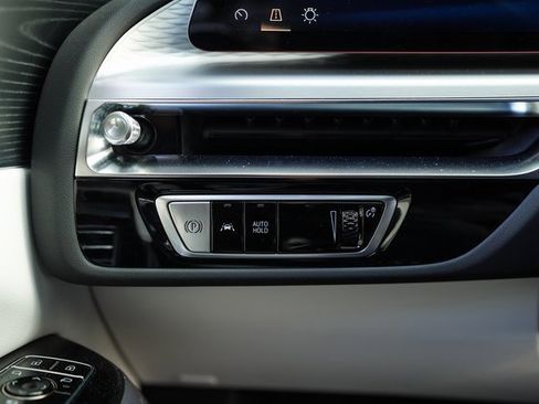 Used 2025 Cadillac Lyriq Luxury image 31