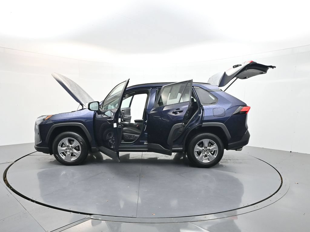 Used 2025 Toyota RAV4 XLE FWD image 43