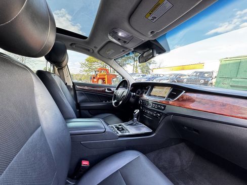 Used 2015 Hyundai Equus Signature image 15