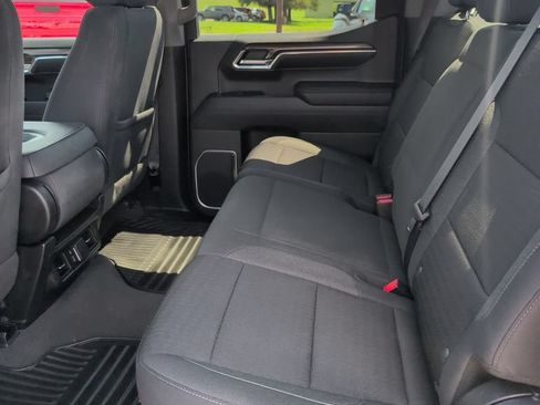 Used 2023 Chevrolet Silverado 1500 LT AWD/4WD image 14