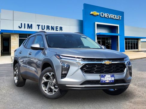 New 2026 Chevrolet Trax LT w/ Driver Confidence Package FWD image 1