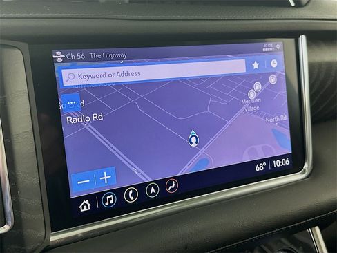 Used 2021 GMC Yukon Denali w/ Denali Premium Package image 13