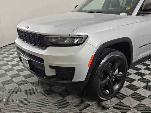 Used 2023 Jeep Grand Cherokee L Laredo AWD/4WD image 10
