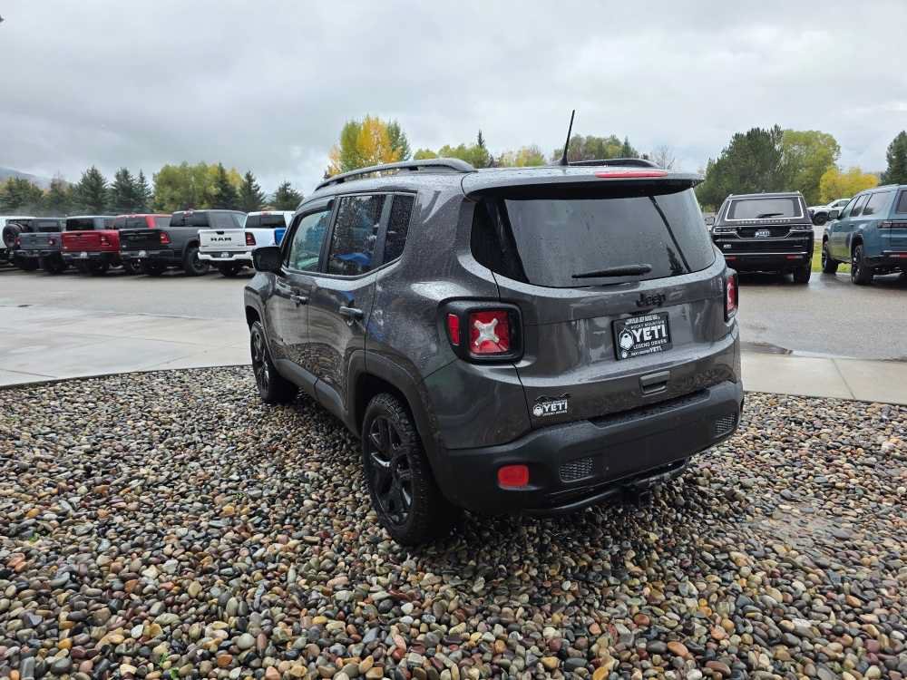 Used 2018 Jeep Renegade Altitude AWD/4WD image 11