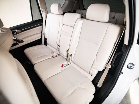 Used 2021 Lexus GX 460 Premium w/ Premium Package AWD/4WD image 24