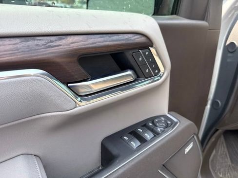 Used 2025 GMC Sierra 1500 SLT w/ SLT Premium Package AWD/4WD image 11