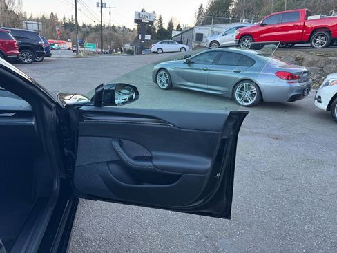 Used 2021 Tesla Model S Plaid image 29