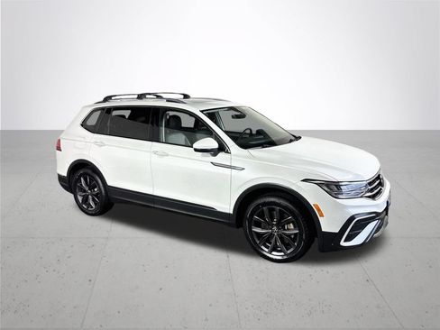 Certified 2023 Volkswagen Tiguan SE AWD/4WD image 5