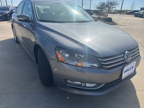 Used 2015 Volkswagen Passat 1.8T Limited Edition image 3