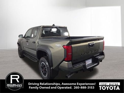 New 2026 Toyota Tacoma TRD Off-Road AWD/4WD image 9