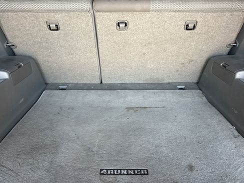 Used 2006 Toyota 4Runner SR5 RWD image 17