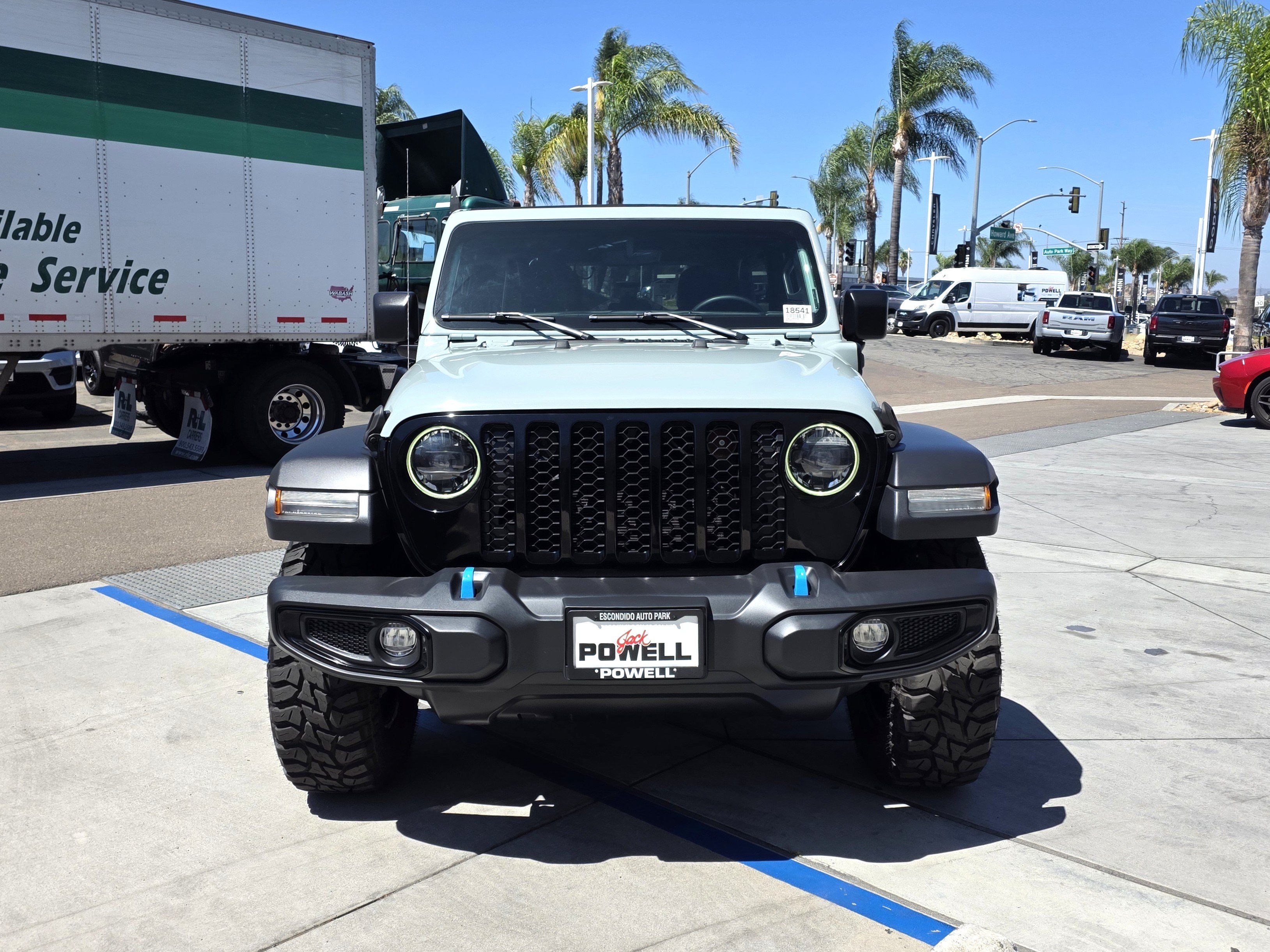 Certified 2023 Jeep Wrangler Unlimited w/ Sun & Screen Package AWD/4WD image 18