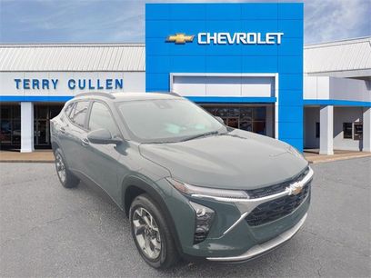 Used 2025 Chevrolet Trax LT