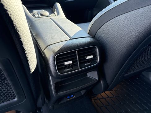 Used 2024 Mercedes-Benz GLE 350 4MATIC image 41