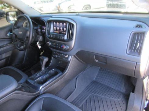 Used 2019 Chevrolet Colorado Z71 w/ Z71 Midnight Edition image 12