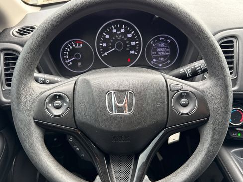 Used 2018 Honda HR-V LX image 27