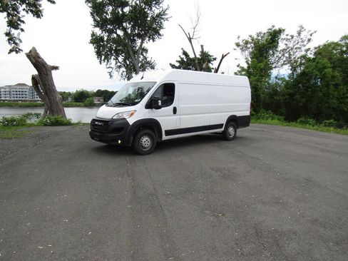 Used 2025 RAM ProMaster 3500 w/ Convenience Group FWD image 2