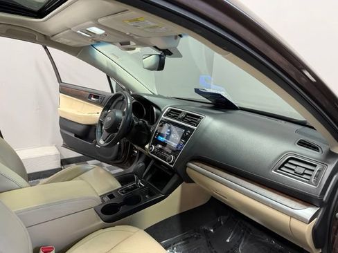 Used 2019 Subaru Outback 3.6R Limited AWD/4WD image 26