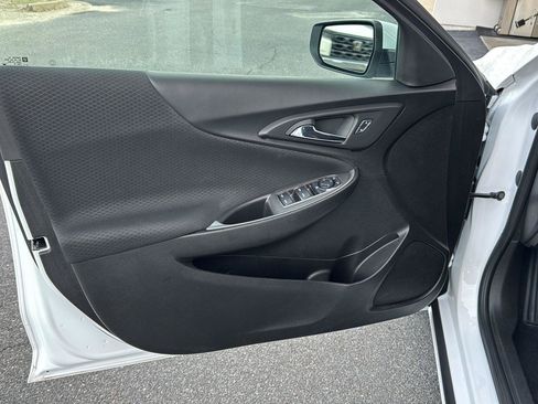 Used 2024 Chevrolet Malibu LT image 14