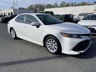 Used 2018 Toyota Camry LE video 2