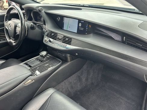 Used 2018 Lexus LS 500 w/ Accessory Package (Z2) RWD image 14