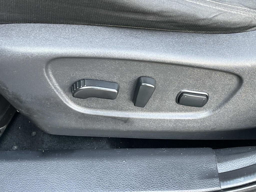 Used 2020 Nissan Rogue SV FWD image 27