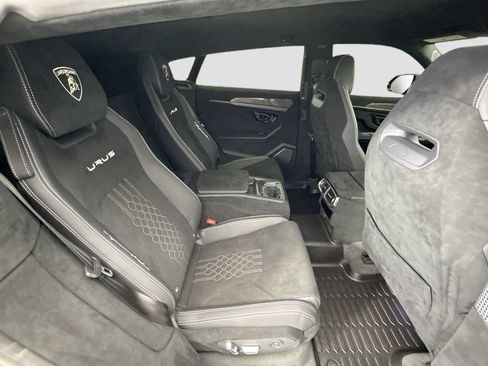 Used 2024 Lamborghini Urus Performante AWD/4WD image 21
