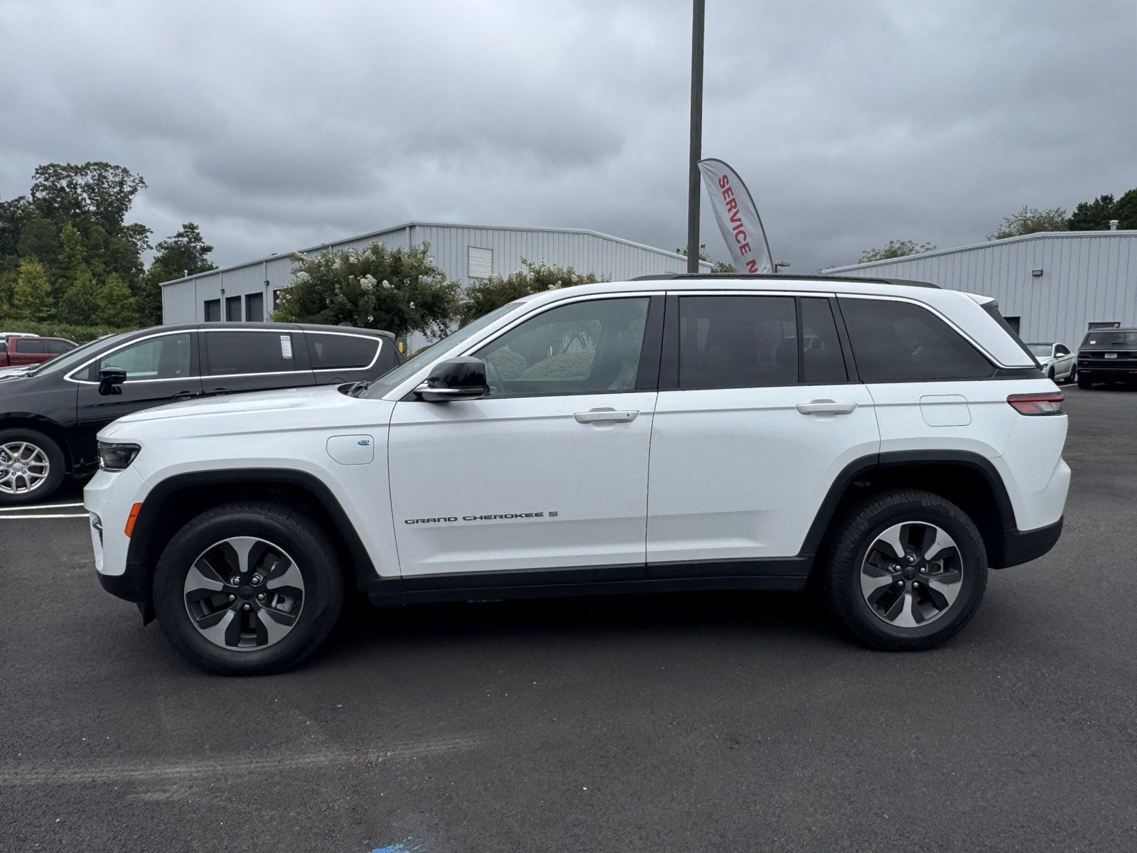 Used 2024 Jeep Grand Cherokee Limited 4xe AWD/4WD image 8