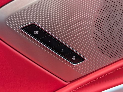 Used 2023 Chevrolet Corvette Stingray Premium Conv w/ Z51 Performance Package RWD image 17