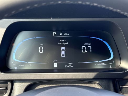 Used 2025 Hyundai Elantra Sport FWD image 17