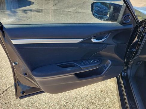 Used 2019 Honda Civic EX image 9