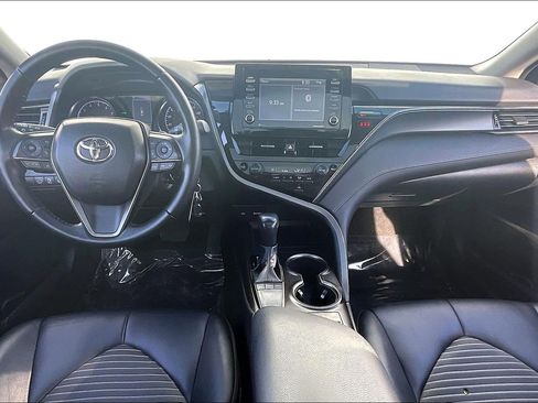 Used 2022 Toyota Camry SE w/ Cold Weather Package image 19
