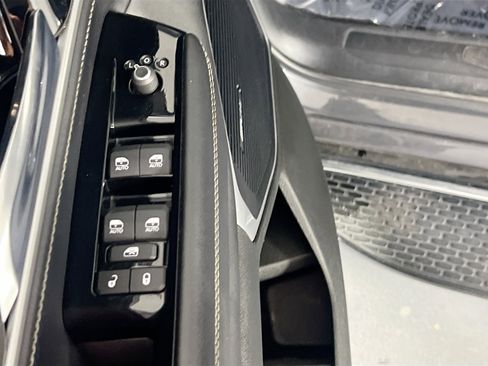 Used 2022 Jeep Wagoneer Series III w/ Flexible Seating Group image 18