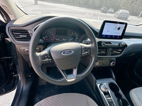 Used 2022 Ford Escape SE image 16
