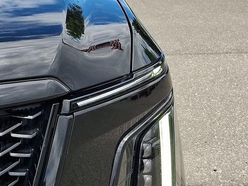 Certified 2025 Cadillac Escalade Sport Platinum w/ LPO, Floor Liner Package AWD/4WD image 7