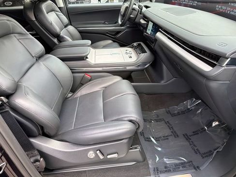 New 2027 Lincoln Navigator Premiere RWD image 13