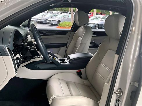 Used 2022 Porsche Cayenne E-Hybrid AWD/4WD image 8