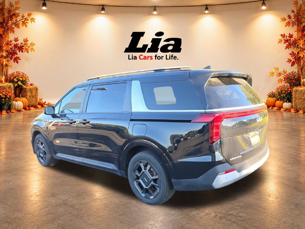 Used 2025 Kia Carnival EX FWD image 6