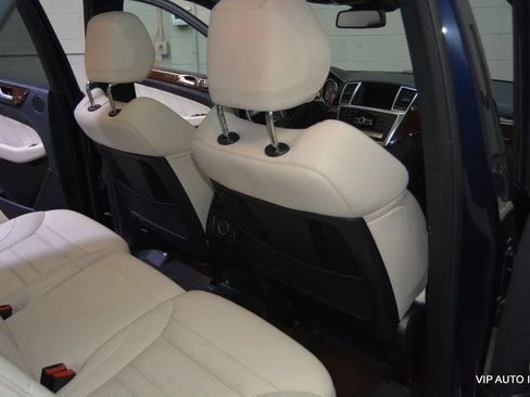 Used 2012 Mercedes-Benz ML 63 AMG 4MATIC image 19