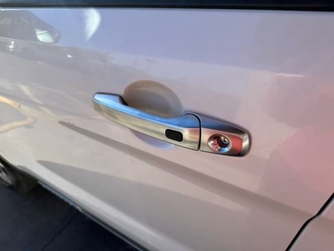 Used 2017 Ford Explorer Platinum image 9