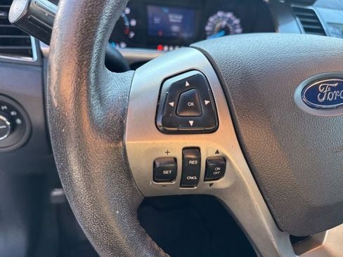 Used 2016 Ford Taurus SEL image 23
